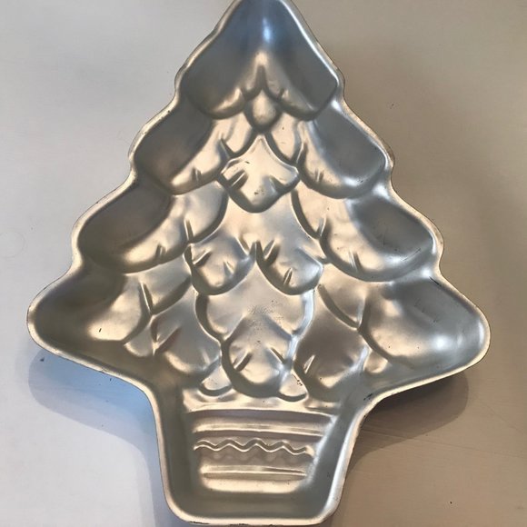 Wilton Kitchen Vintage 1972 Christmas Tree Cake Pan Poshmark